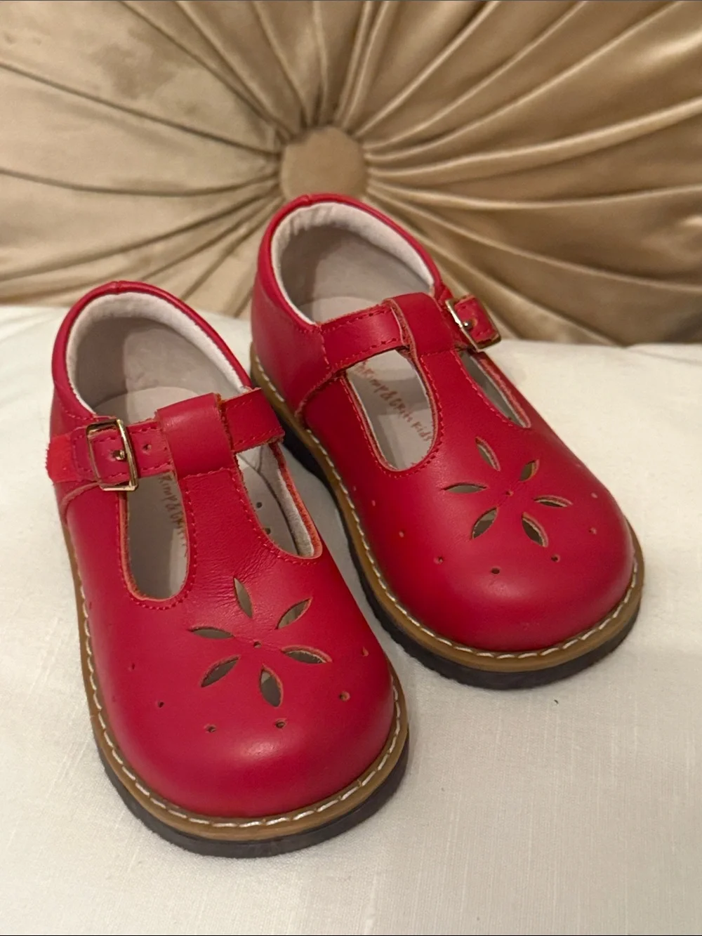 Shrimp and Grits Kids Red T-Bar Leather Mary Jane Shoes- like new!